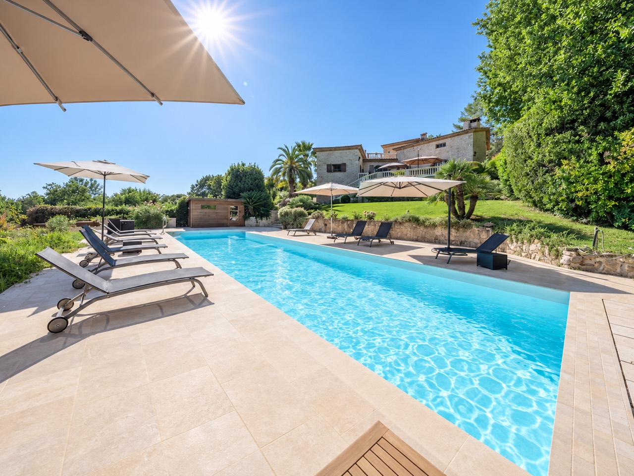 Villa, jardin et piscine, Film & reportage photo