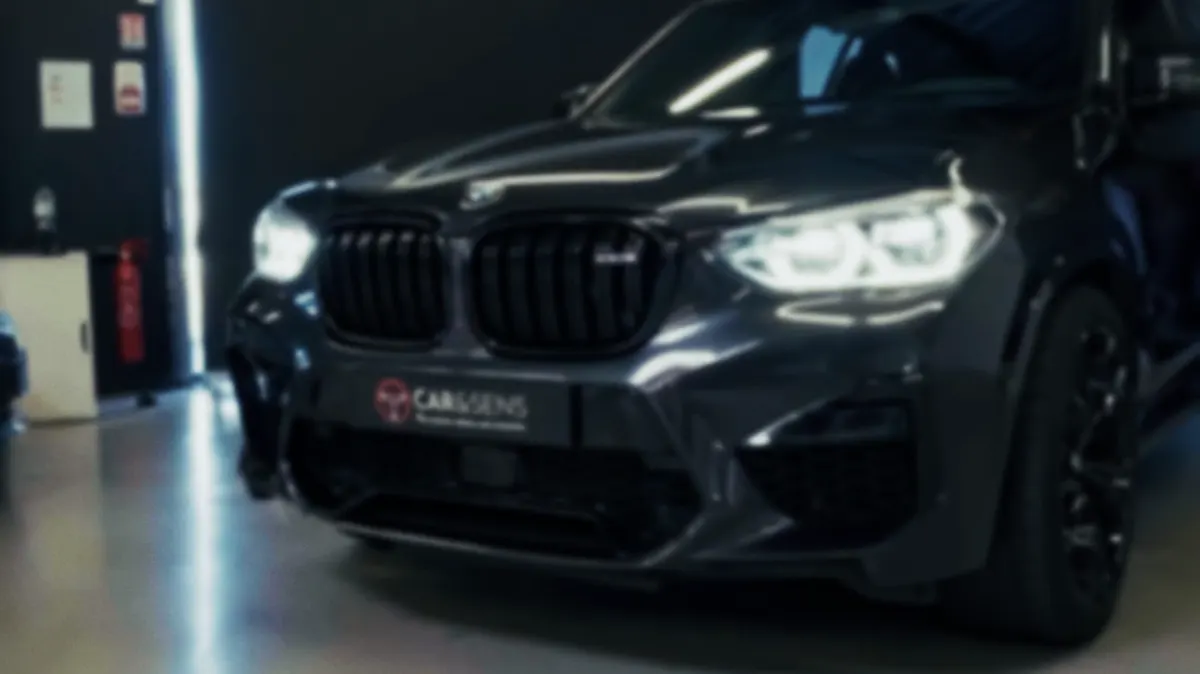 SUV in a showroom in Béziers, from a Vision Claire reel