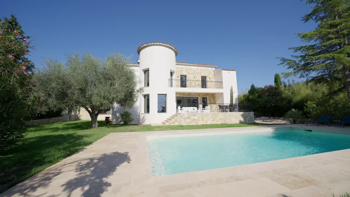 Châteauneuf-Grasse, Villa et piscine