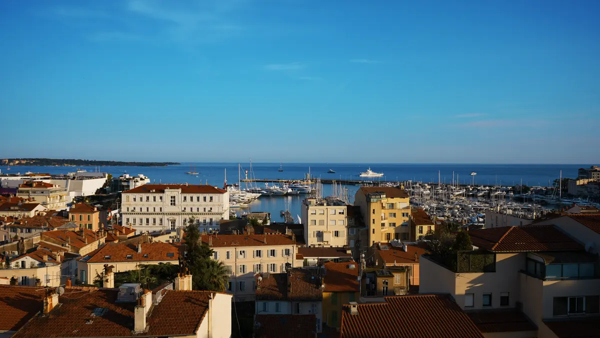 Cannes au crépuscule