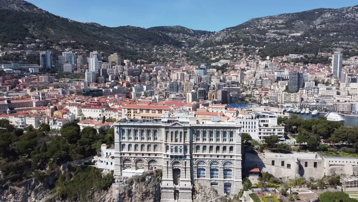 Il Museo oceanografico e la città di Monaco