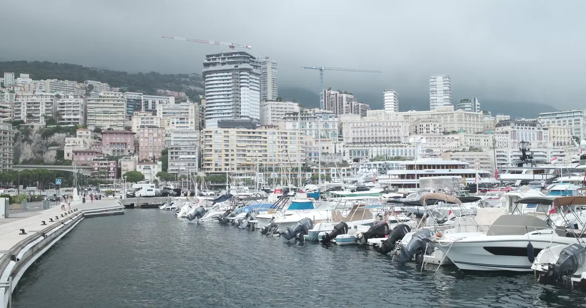 Yachts amarrés au port de Monte-Carlo